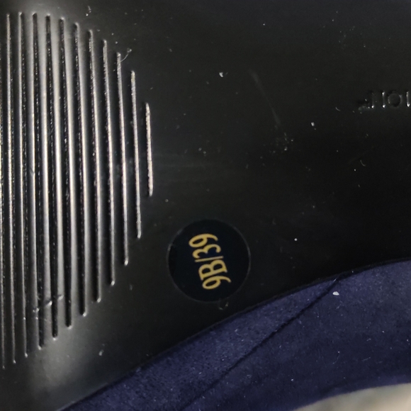 Womans BCBGeneration Size 9 #8893 - Picture 7 of 11